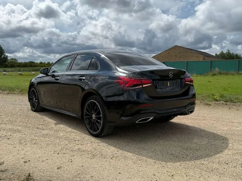 Mercedes-Benz A 250 AMG PACK,Camera,Leder Alcan,Night pack,GPS,Alu 19