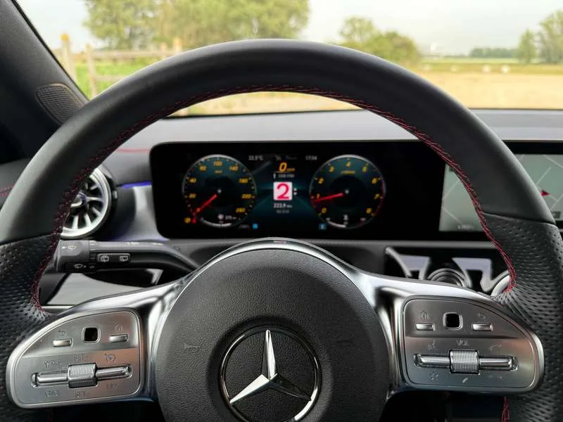 Mercedes-Benz CLA 180 AMG Line,Camera,leder Sport,Night pack,Gps,Alu 19' Image 8